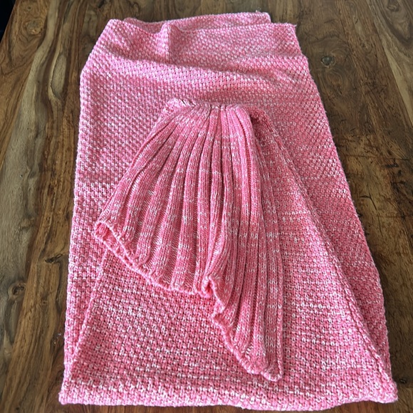 Pink knit mermaid blanket one size 66” by 33” - Picture 3 of 4